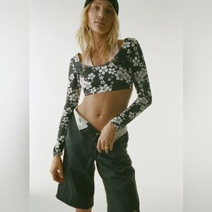 Frankie’s Bikinis Speedy Long Sleeve Floral Crop Top size large